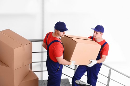 Choosing the right man with van service in France